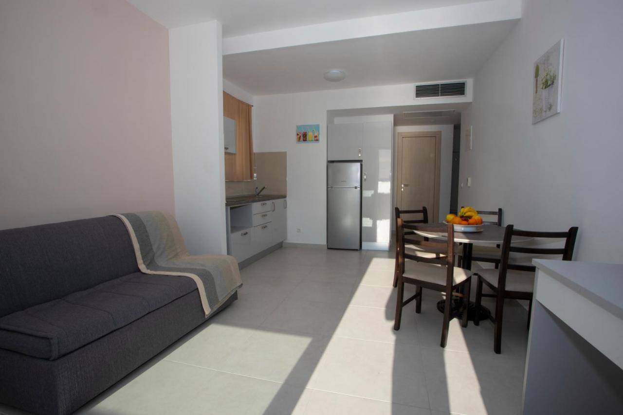 Apartments Medvidovic Baška Voda Exteriör bild